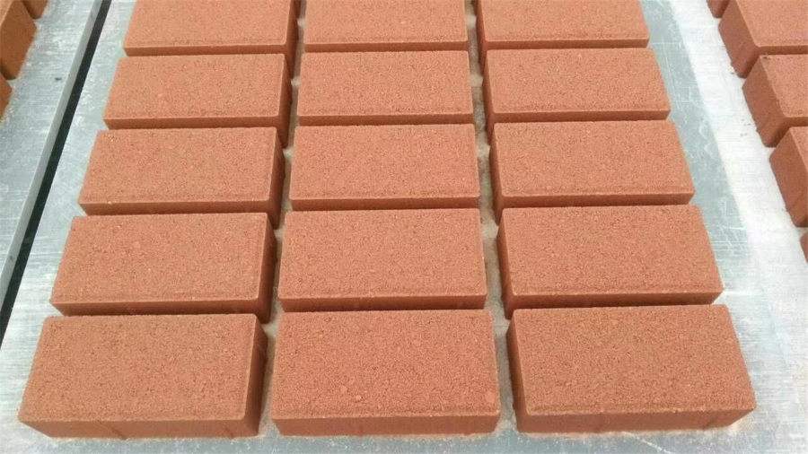 废旧砖头破碎后可用作透水砖 废旧砖头破碎后可用作透水砖