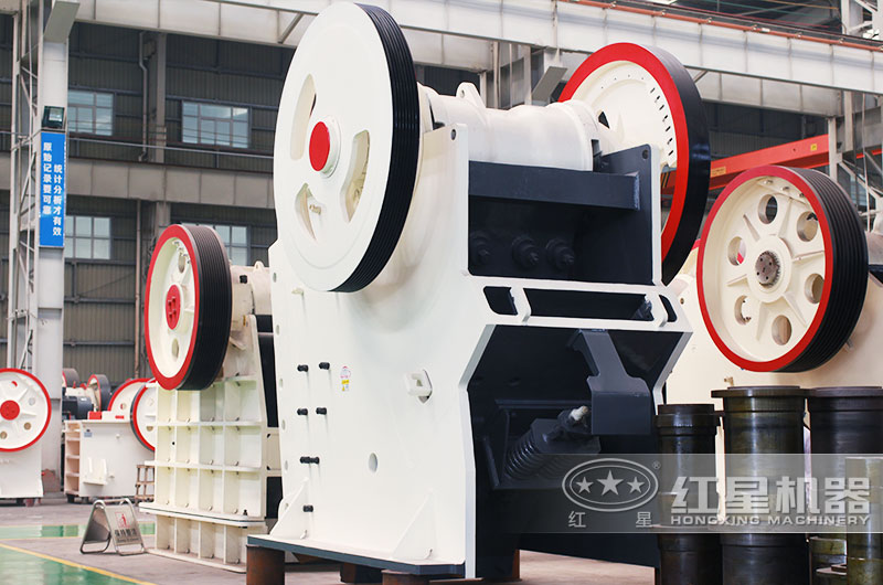 颚式破碎机进行粗破加工,处理量大 颚式破碎机进行粗破加工,处理量大