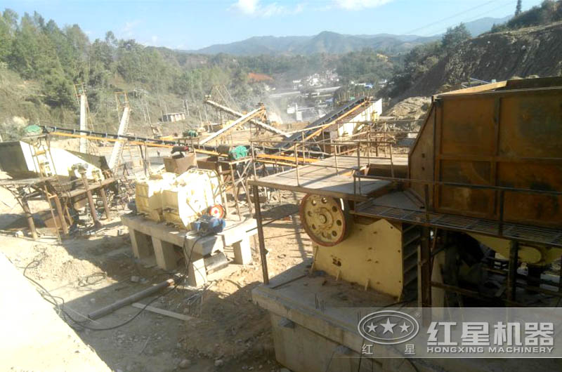 白云石打石子现场 白云石打石子现场