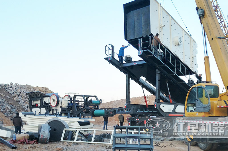 移动式破碎机作业现场 移动式破碎机作业现场