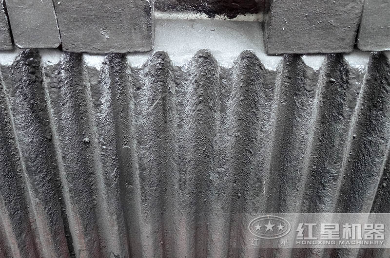 颚式破碎机颚版特写 颚式破碎机颚版特写