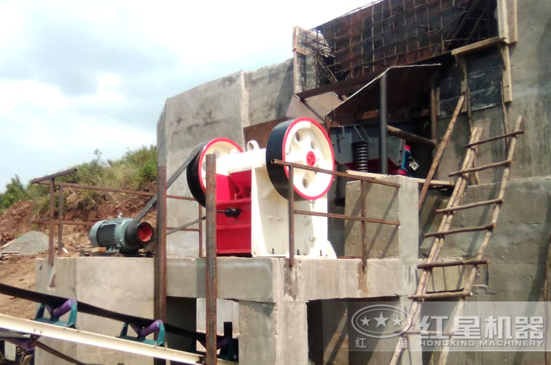 破碎机工作现场图片 破碎机工作现场图片